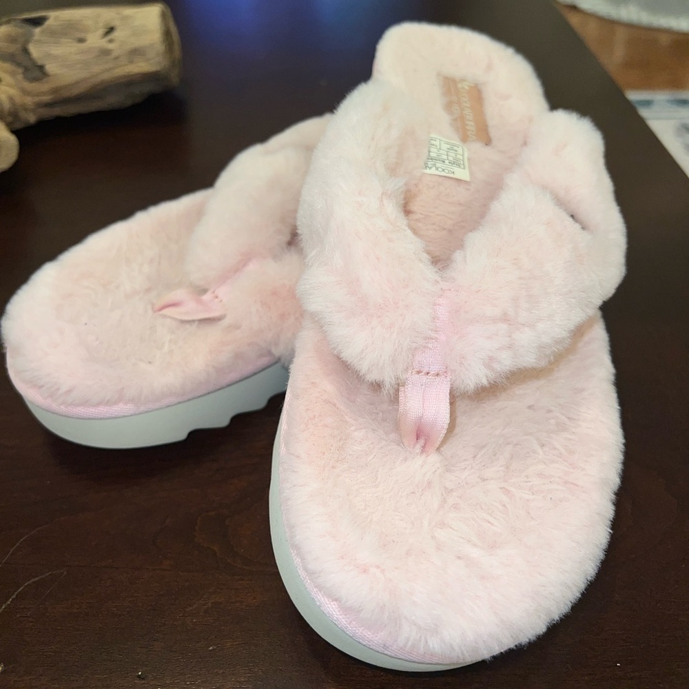 Koolaburra by UGG Thong Sandal, Women’s Size 8